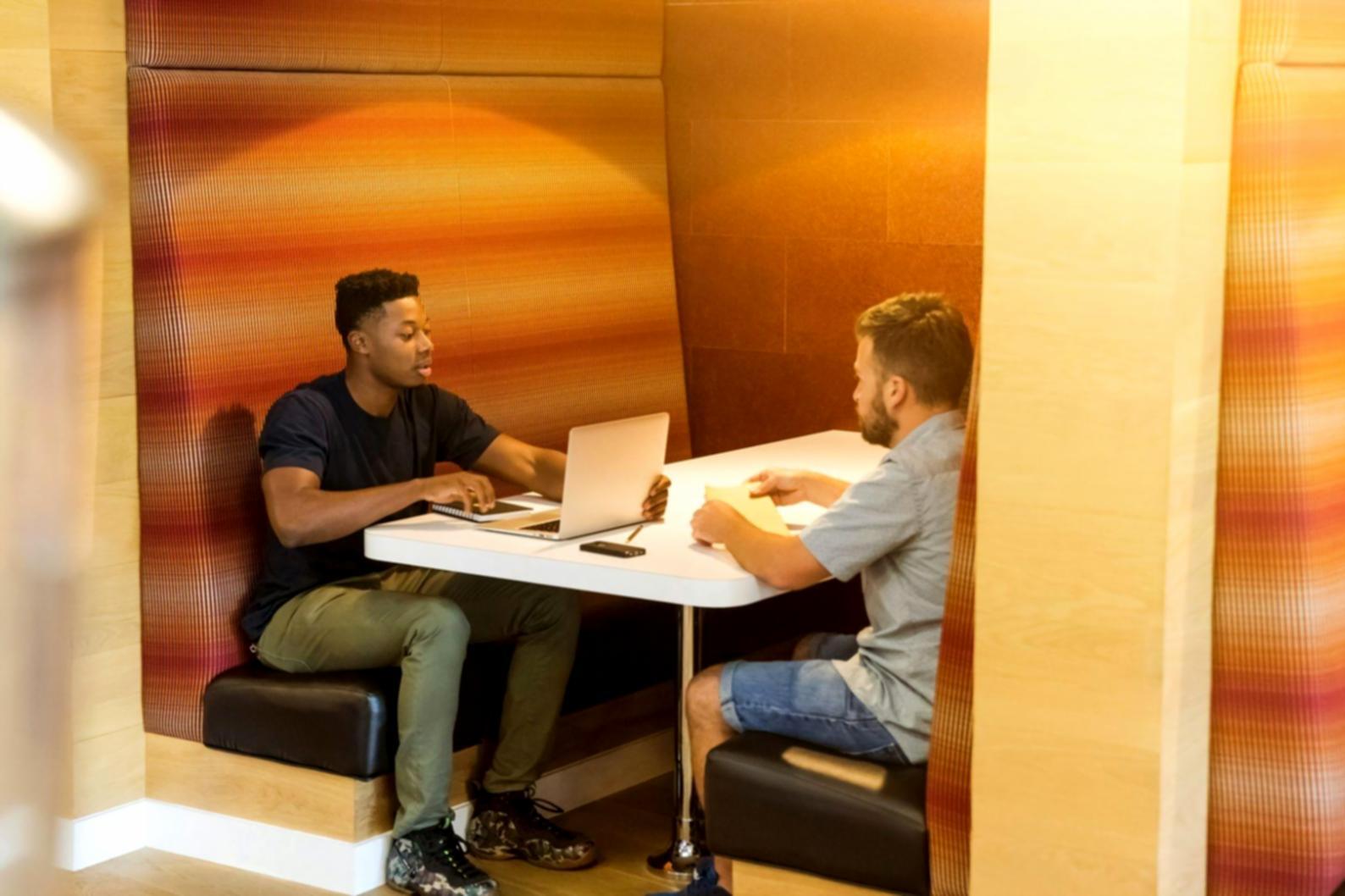 Erfolgreiches Unternehmensteam bei der strategischen Finanzplanung